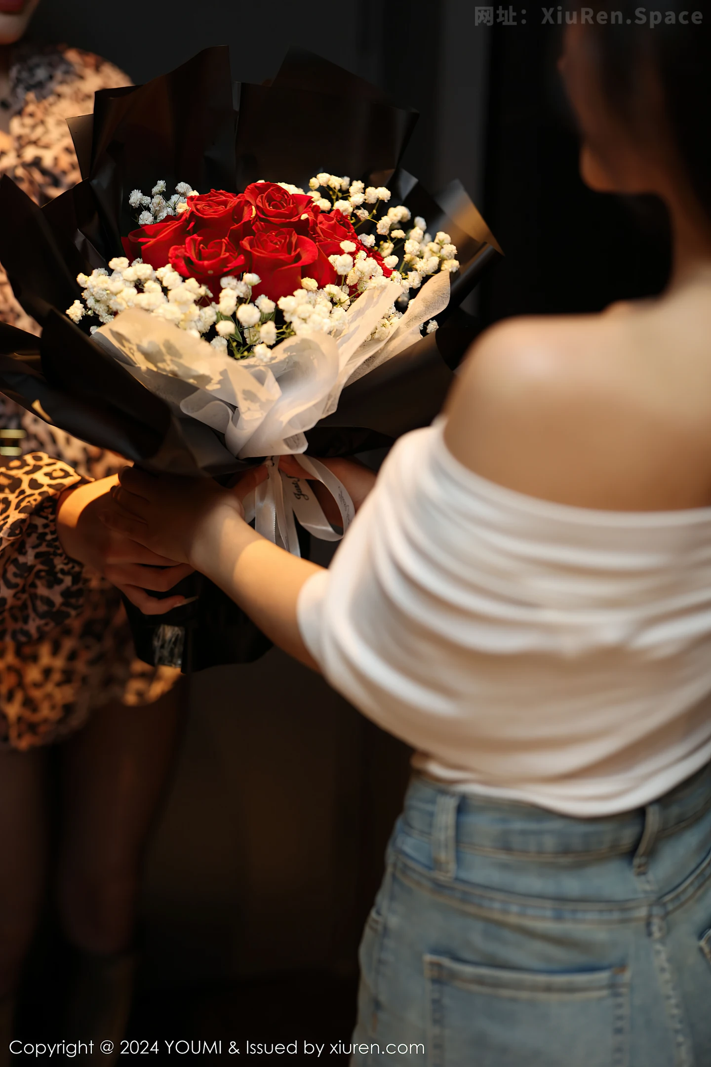 图片[5]-[YouMi尤蜜荟]Vol.1061 模特合集谭小灵私房性感白色上衣配牛仔裤秀曼妙身姿诱惑写真99P-秀人网官方网站